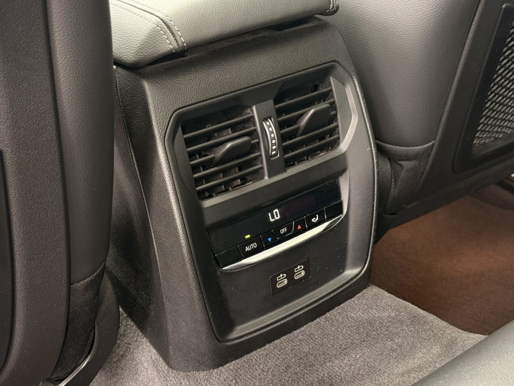 BMW 3-serie 320i m-sport | schuifdak | acc | leder | memory | laser | 20 in