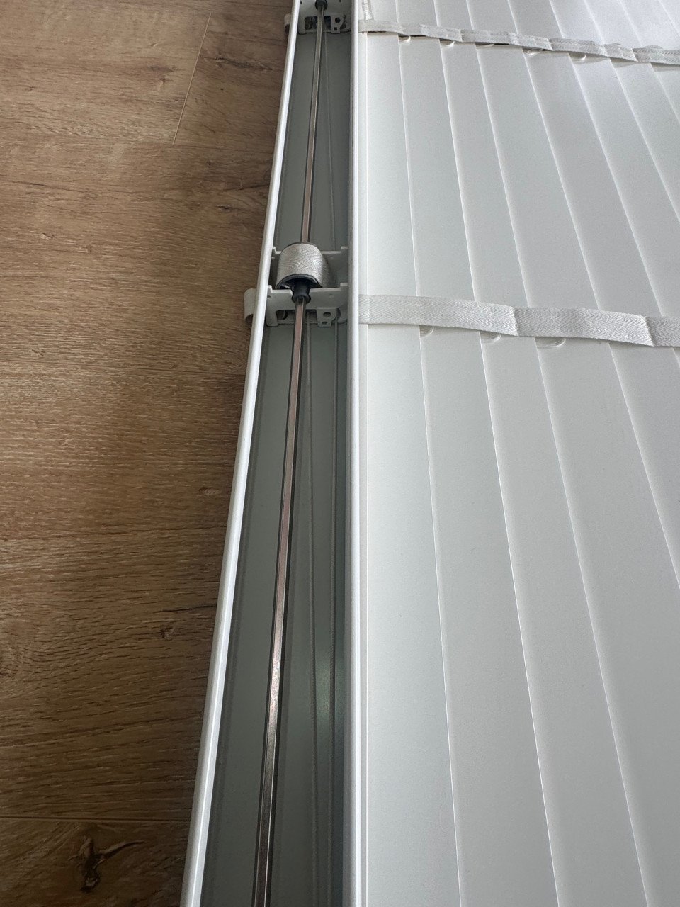 Houten jaloezie VENETA Harmony snow white,  brede lamellen