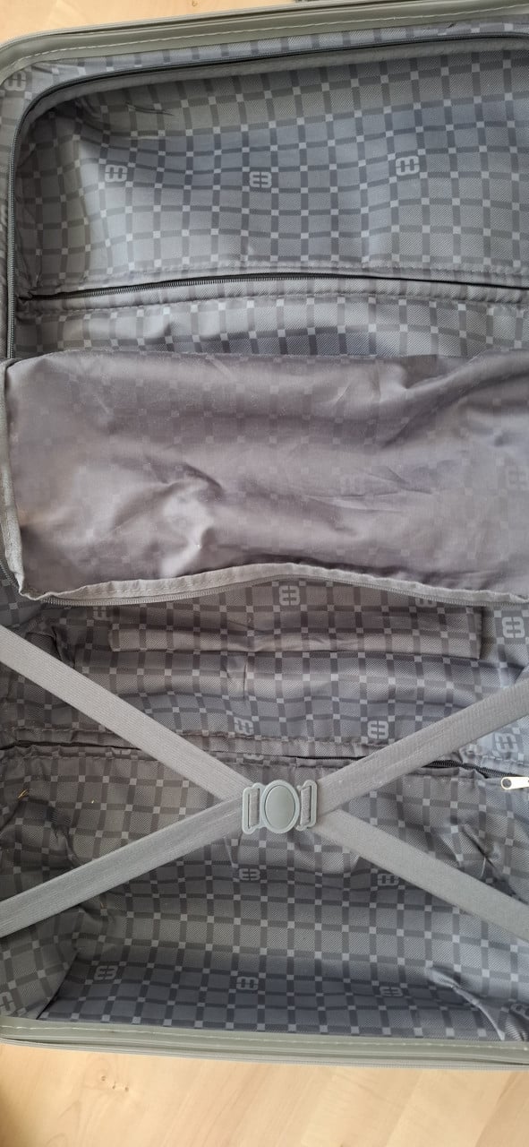 Blauwe koffer handbagage