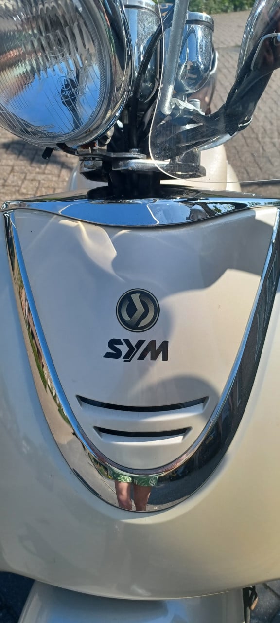 Sym Allo retro scooter
