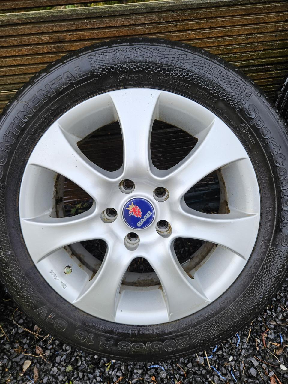 Saab originele 16 inch velgen met banden