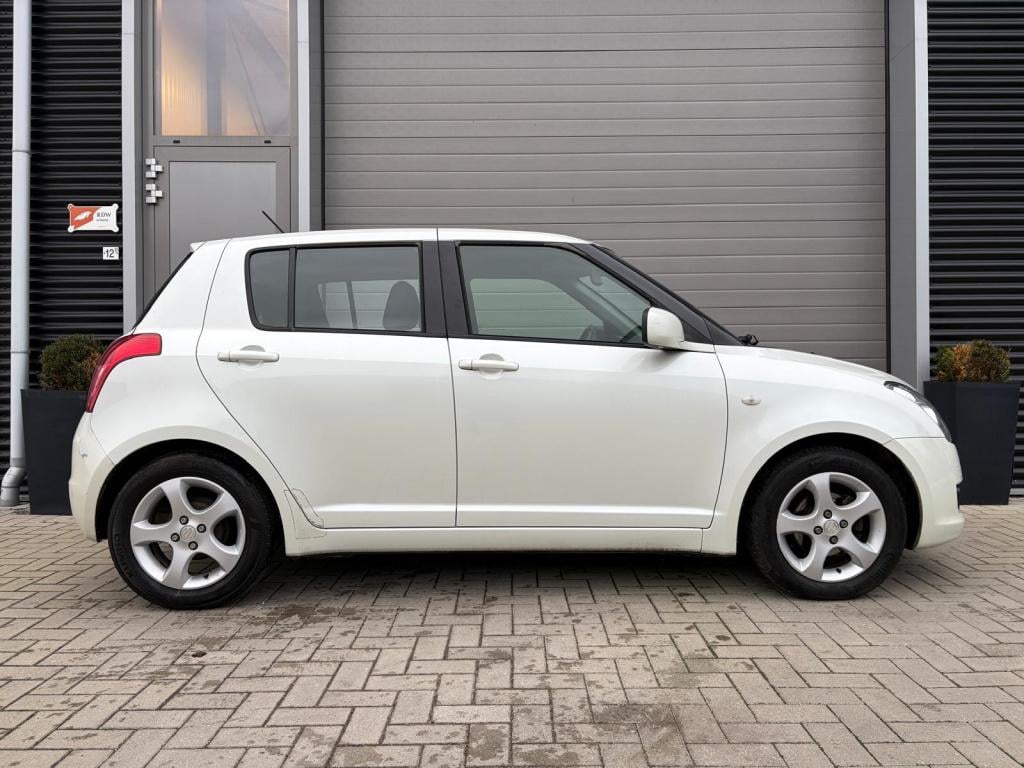 Suzuki Swift 1.3 shogun/airco/trekhaak/lichtmetaal/