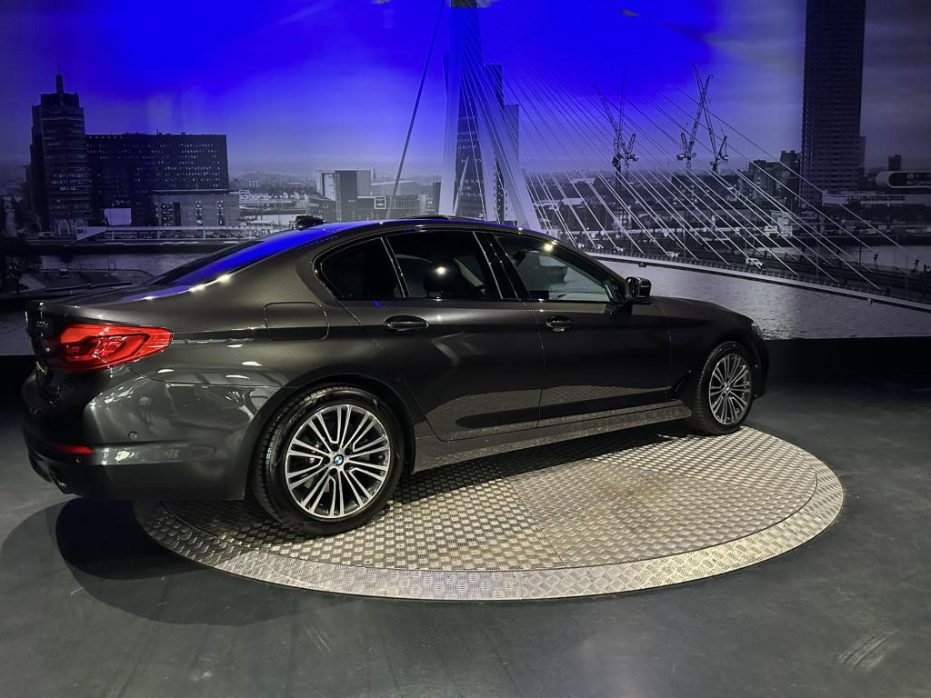 BMW 5 Serie 530e iperformance high executive *schuifdak*harmankardon*