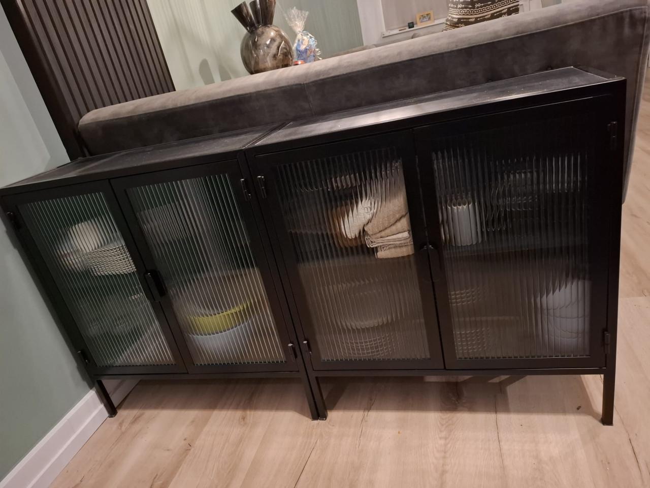 Zwarte vitrinekastjes (2 stuks) (75x70x30 cm)