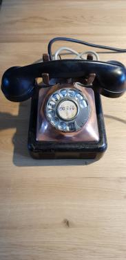 Oude koper telefoon