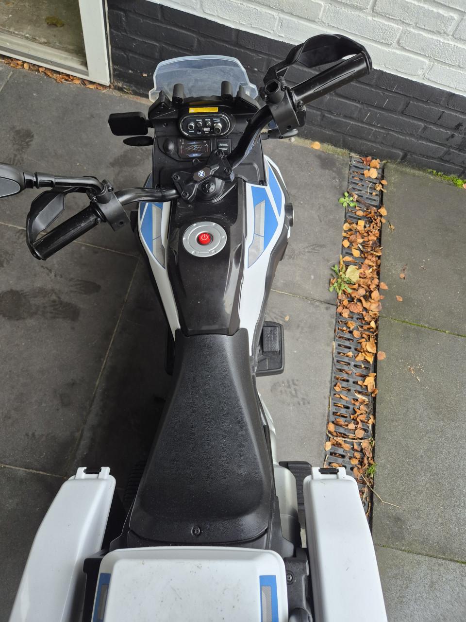 Stoere BMW Polizei elektrische kindermotor in nette staat!