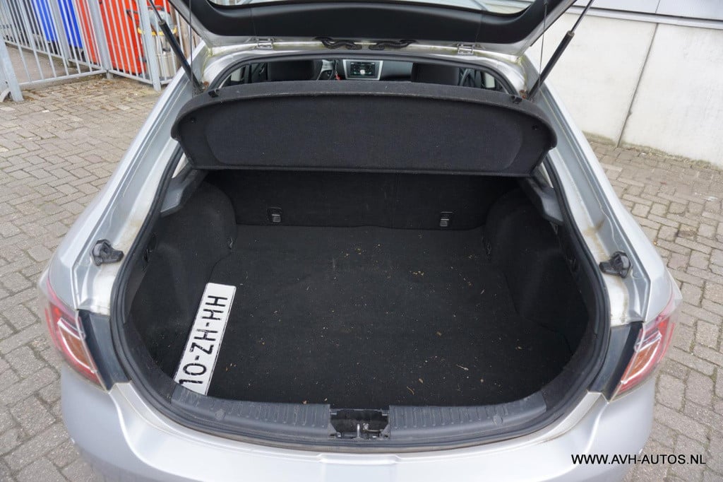 Mazda 6 1.8 touring