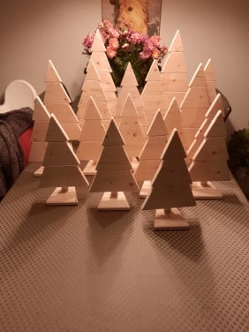 Houten kerstboompjes
