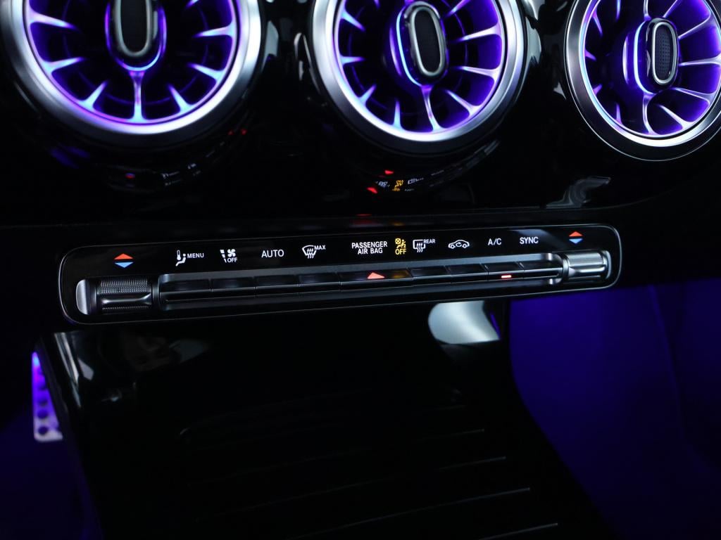 Mercedes-Benz A-Klasse 180 business solution amg | panoramadak | memory pak