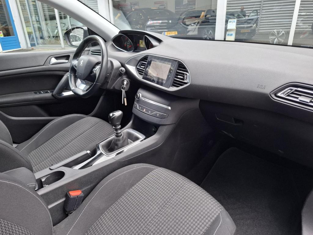 Peugeot 308 sw 110 blue lease active pano/nav/cam