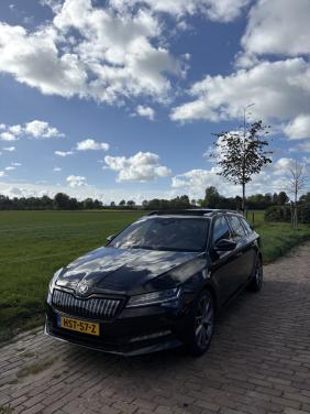 Skoda Superb IV Sportline Vol optie met winterset