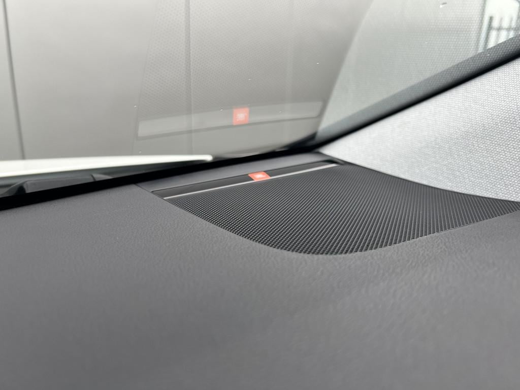 Toyota Prius 1.8 plug-in executive