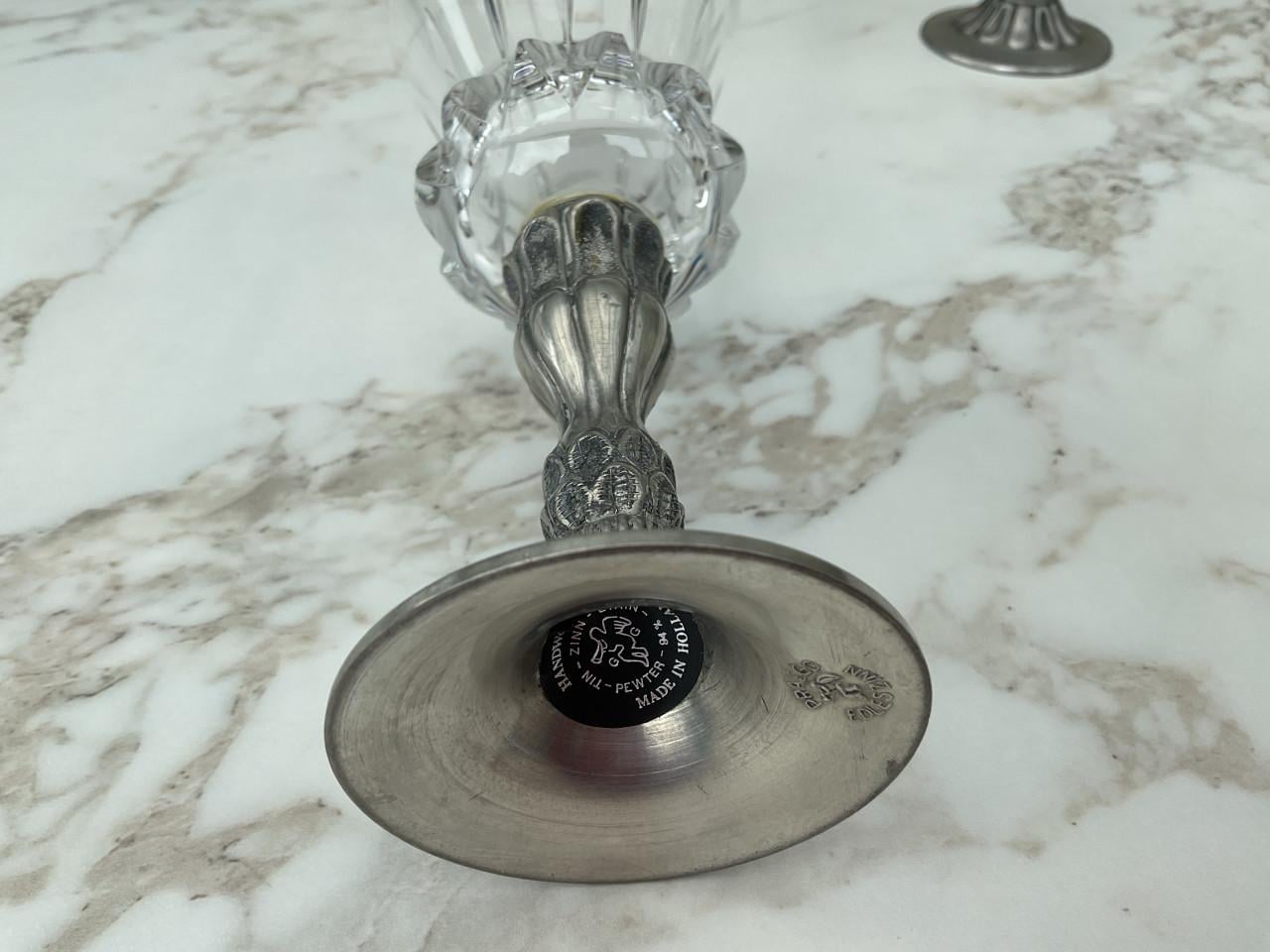 Oude glazen met tinnen voet