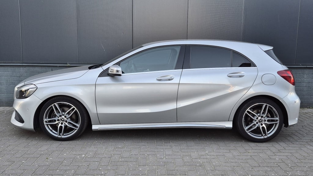 Mercedes-Benz A-Klasse 180 bus.sol amg*led*navi*stoelvrw*18 inch*leder*zwar