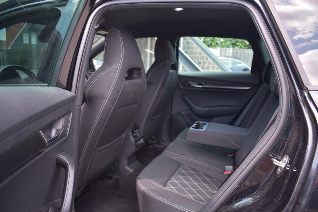Skoda Karoq 1.5 tsi act sportline | nap | virtual cockpit | dealer onderhou