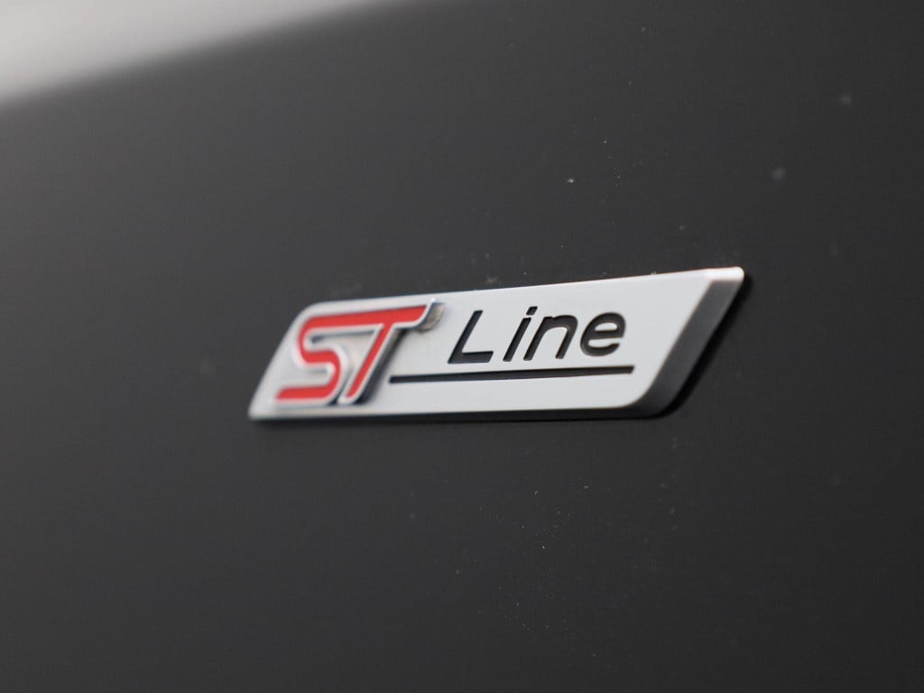 Ford Focus wagon 1.0 ecoboost hybrid st line business | lage km stand | nav