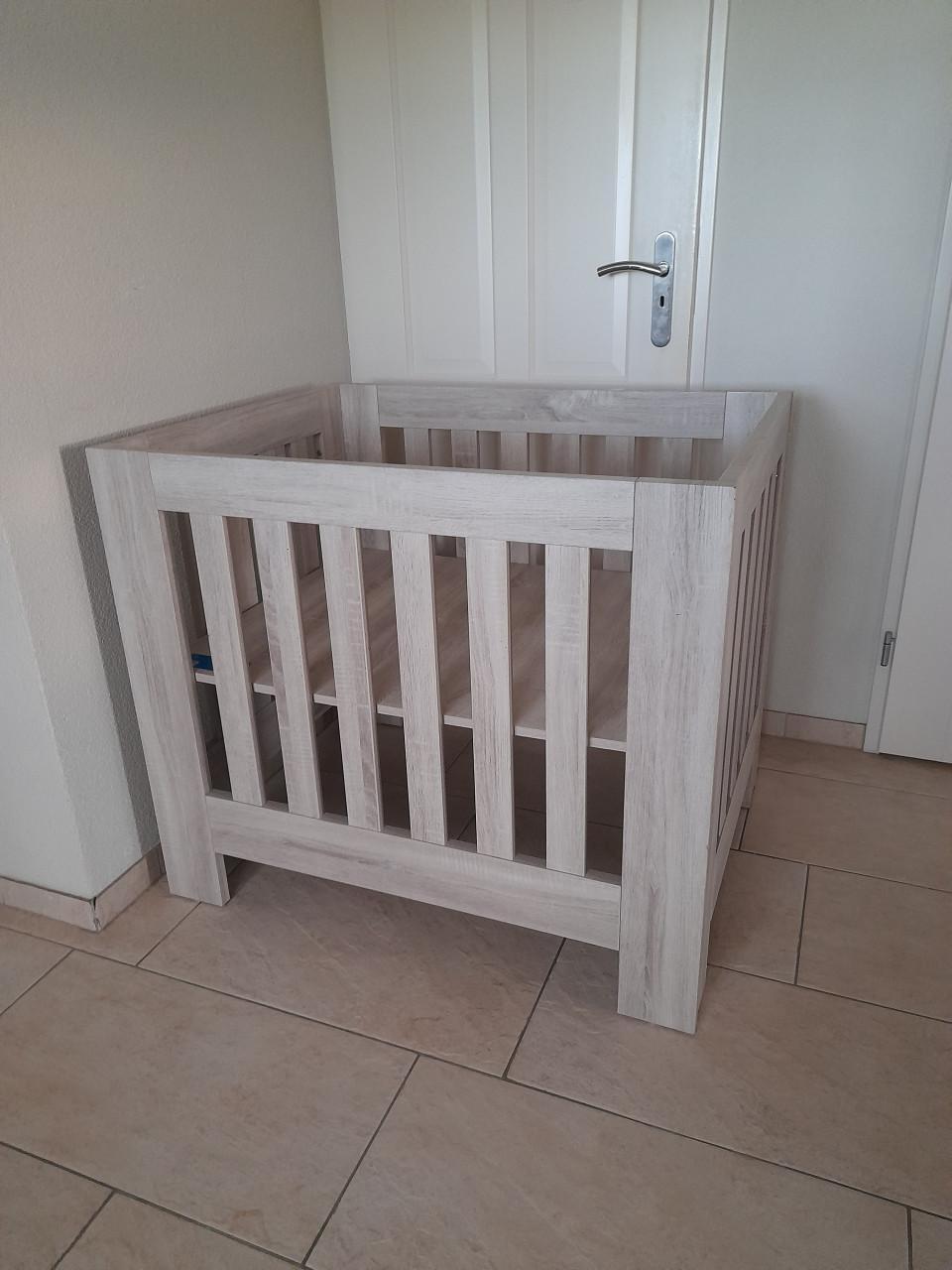 TWF box (in goede nette staat ) in hoogte verstelbaar!