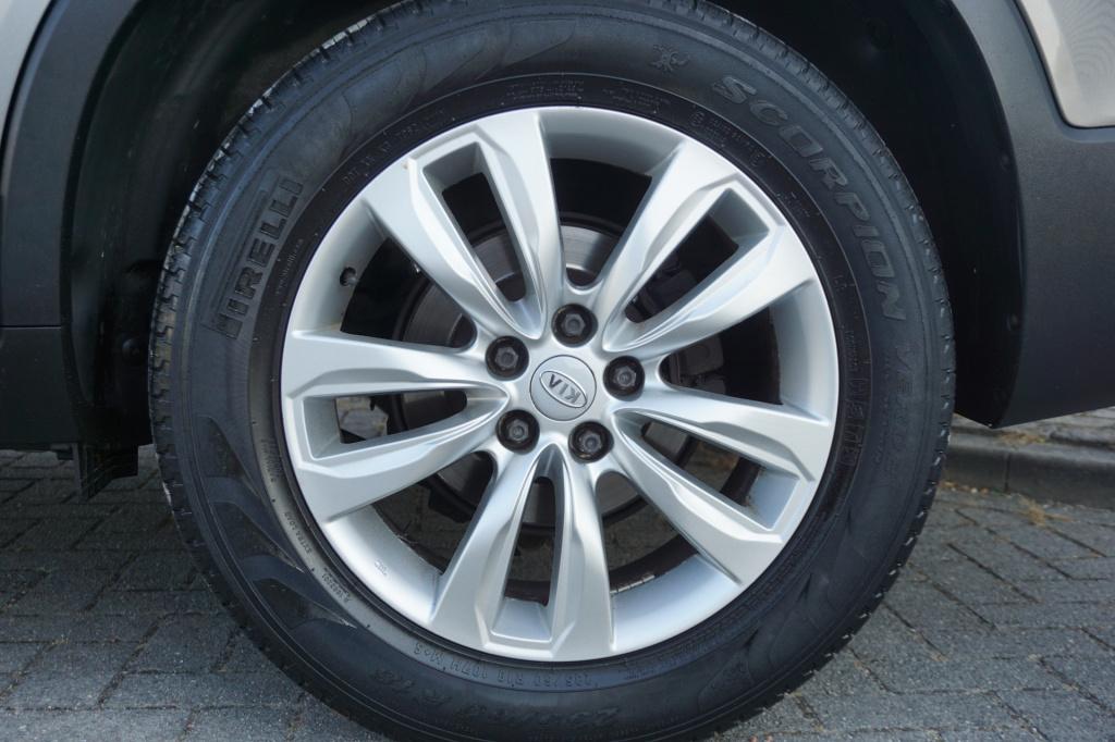Kia Sorento 2.2 crdi x-clus. 7p. automaat - climate / navi / cruise / leder