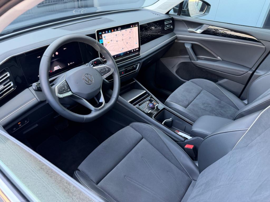Volkswagen Tiguan 1.5 ehybrid elegance 204pk | trekhaak | all-season | dode