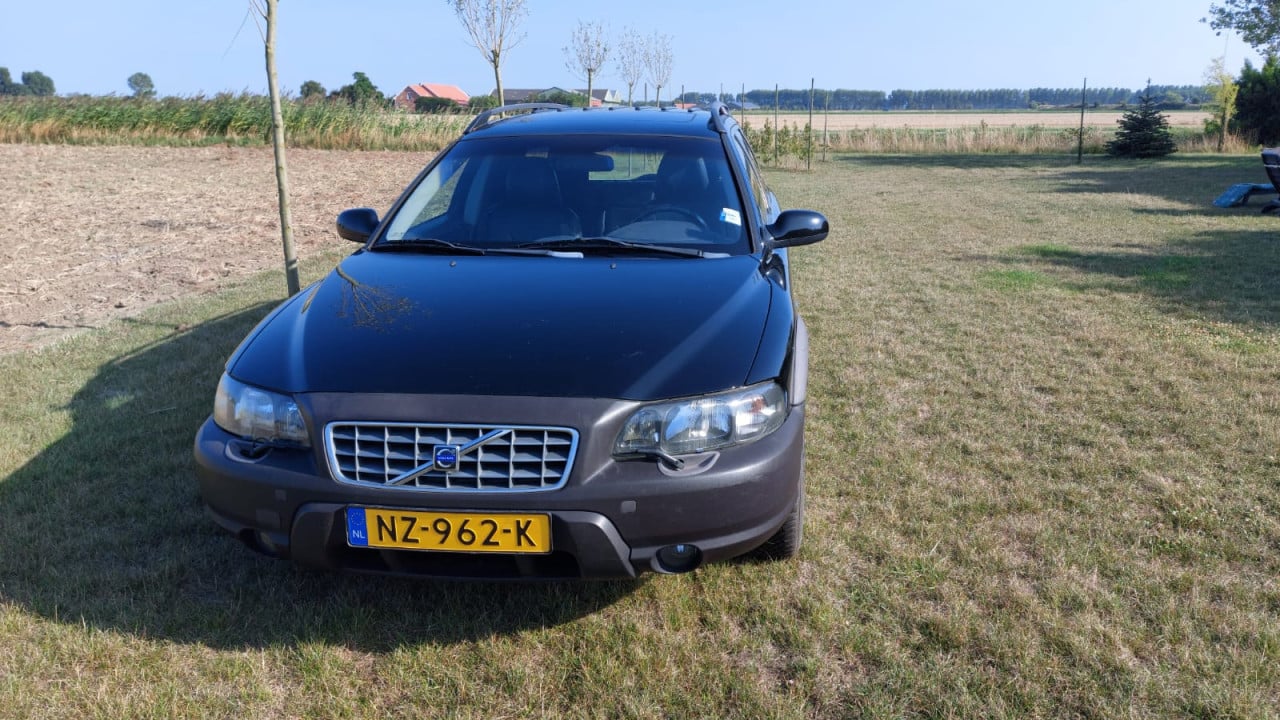 Volvo XC70 2.5T AWD Benzine 5 Cilinder 2001 Zwart