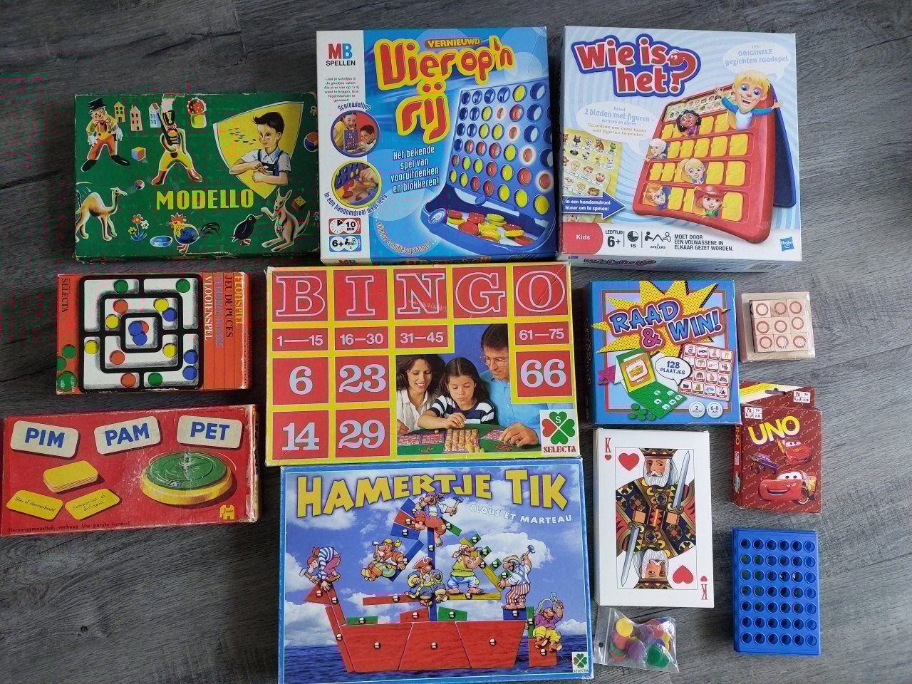 SPELLETJES, 14 stuks.