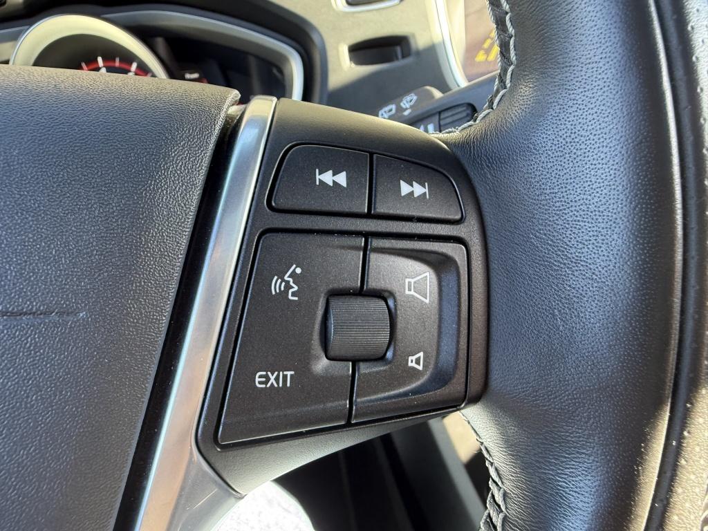 Volvo V40 t3 153pk aut6 polar+ sport| panodak| camera| h&k sound| trekhaak