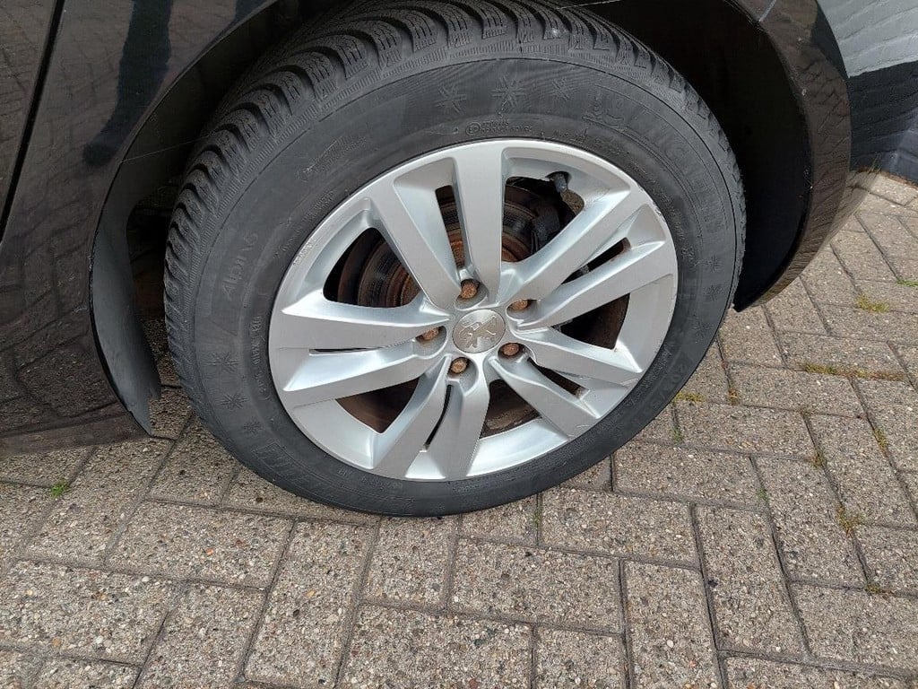 Peugeot 308 1.2 puretech active | navi | park.sens | climate control