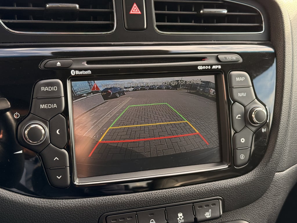 Kia Cee'd sportswagon 1.6 gdi businessline | pano | leder | stoel/stuur ver