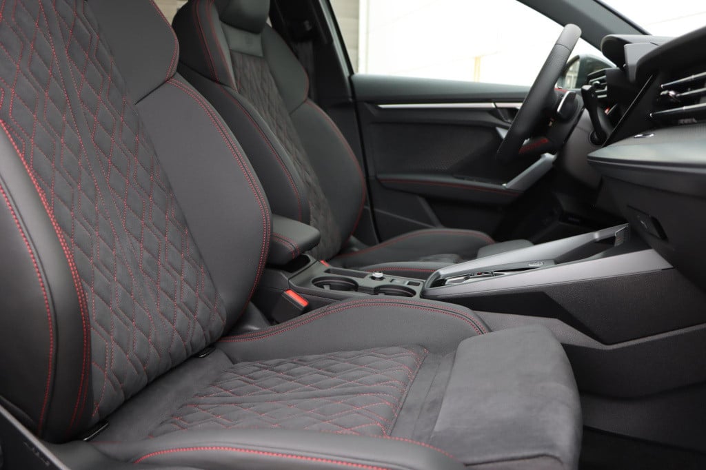 Audi A3 sportback 35 tsi s edition 150pk s-tronic | full options!