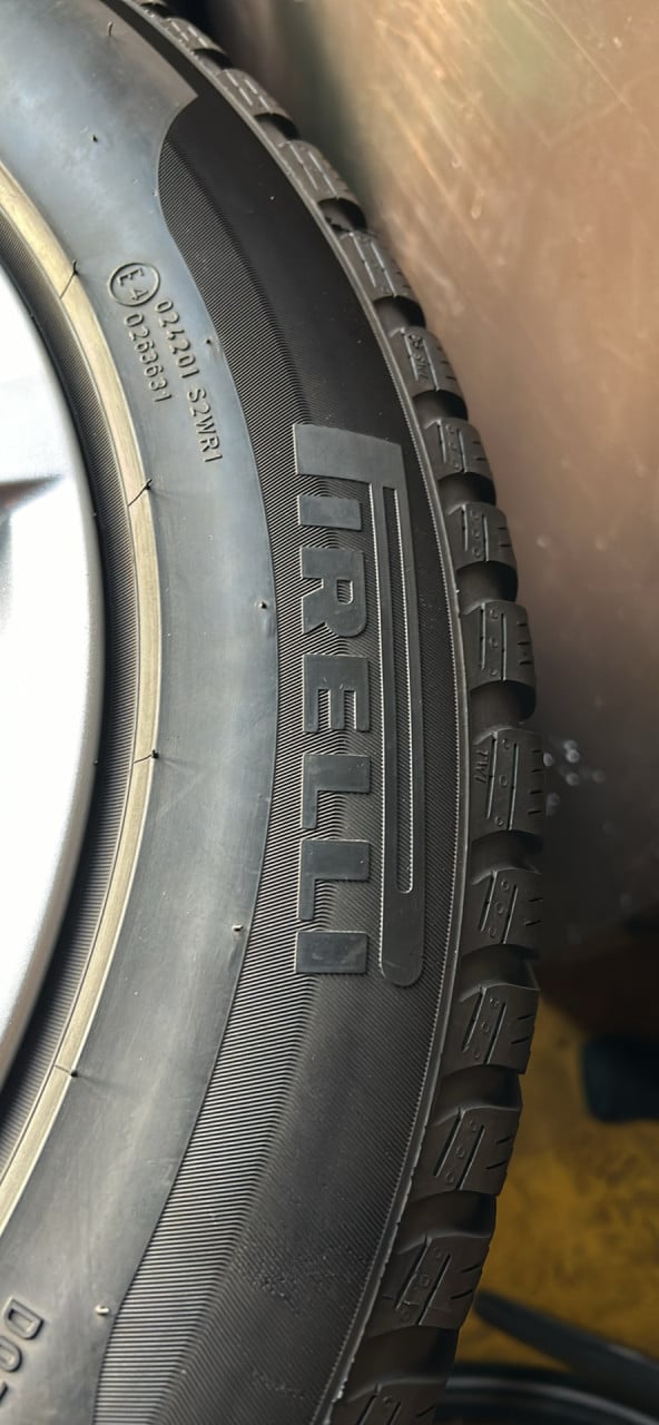 Originele BMW velgen met winterbanden