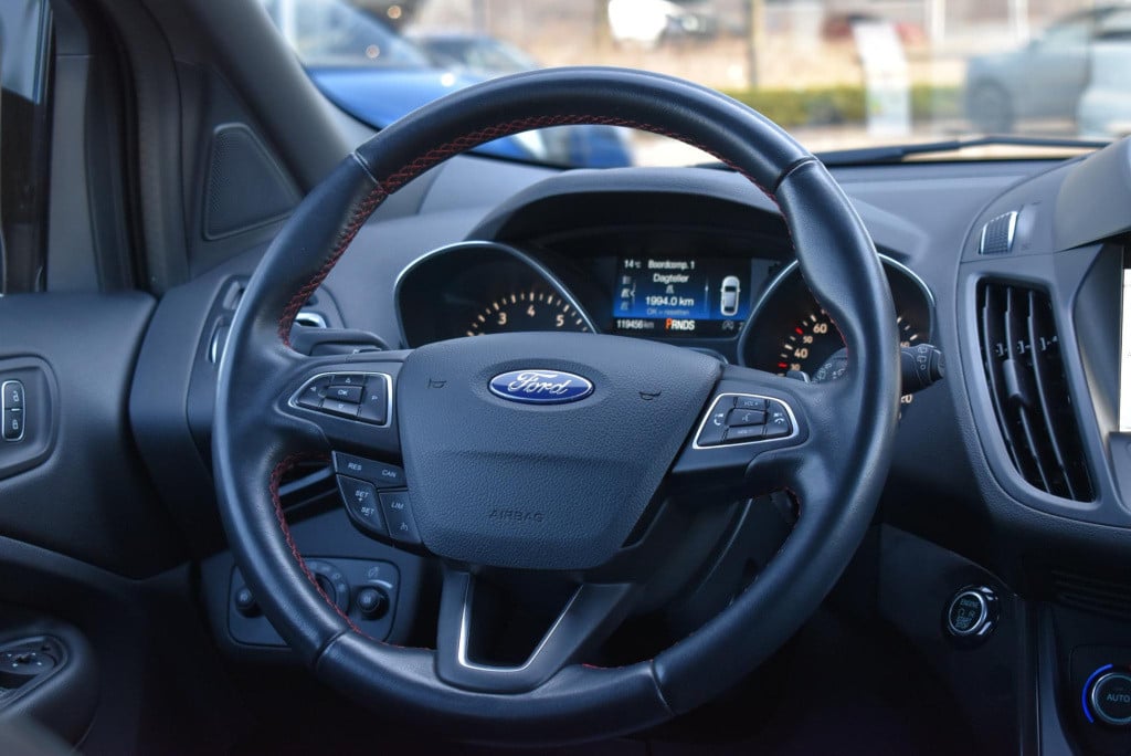 Ford Kuga 1.5 ecoboost st-line | awd | climate control | cruise control | p