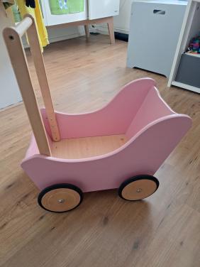 Poppenwagen van hout van Playwood