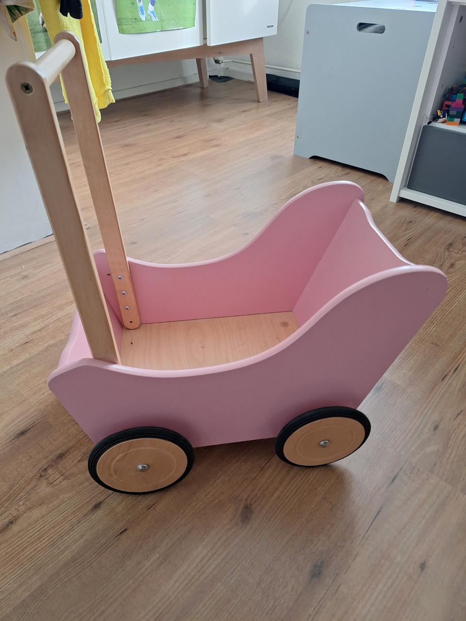 Poppenwagen van hout van Playwood