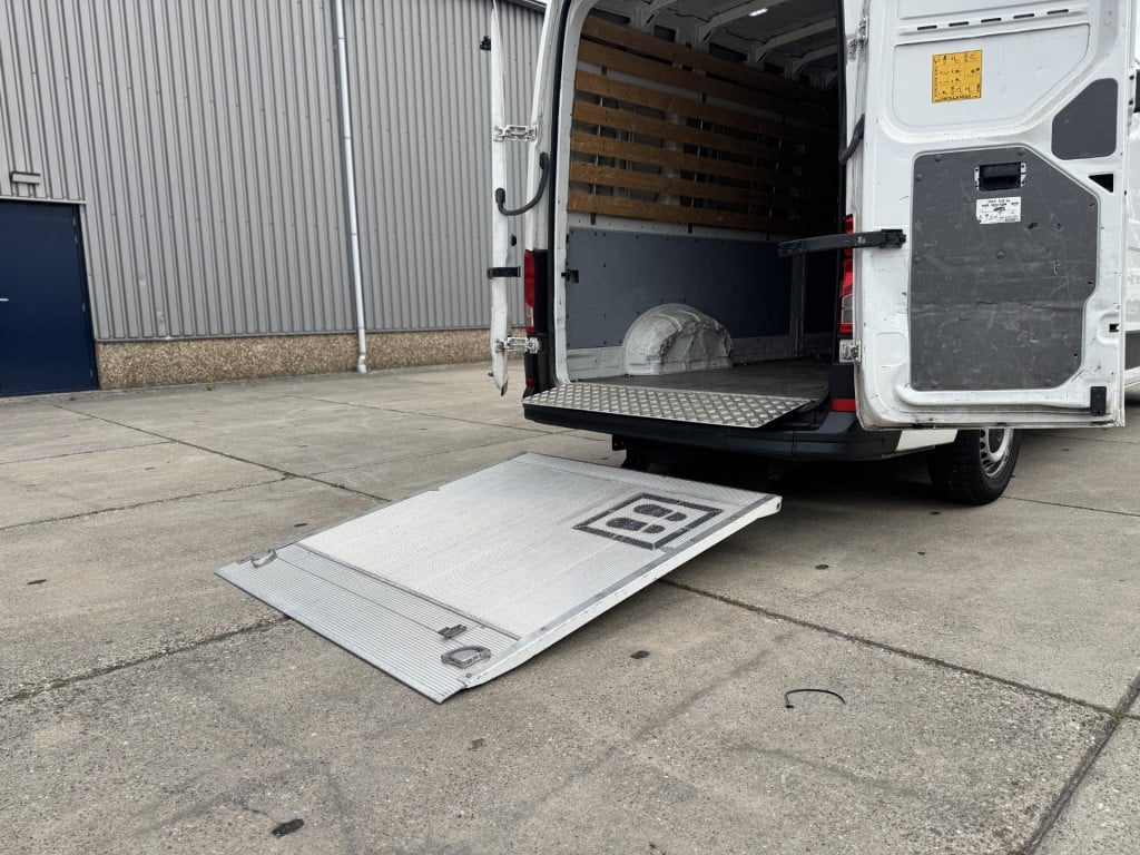 Volkswagen Crafter 35 2.0 tdi l4h3 laadklep / automaat / camera / navi / ca