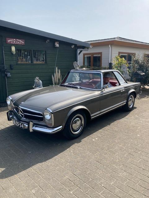 Mercedes 230 SL Pagode uit 1964