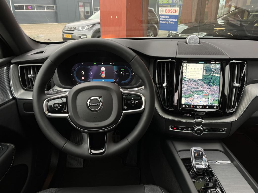 Volvo XC60 2.0 t8 plug-in hybrid awd polestar engineered | bowers&wilkins |