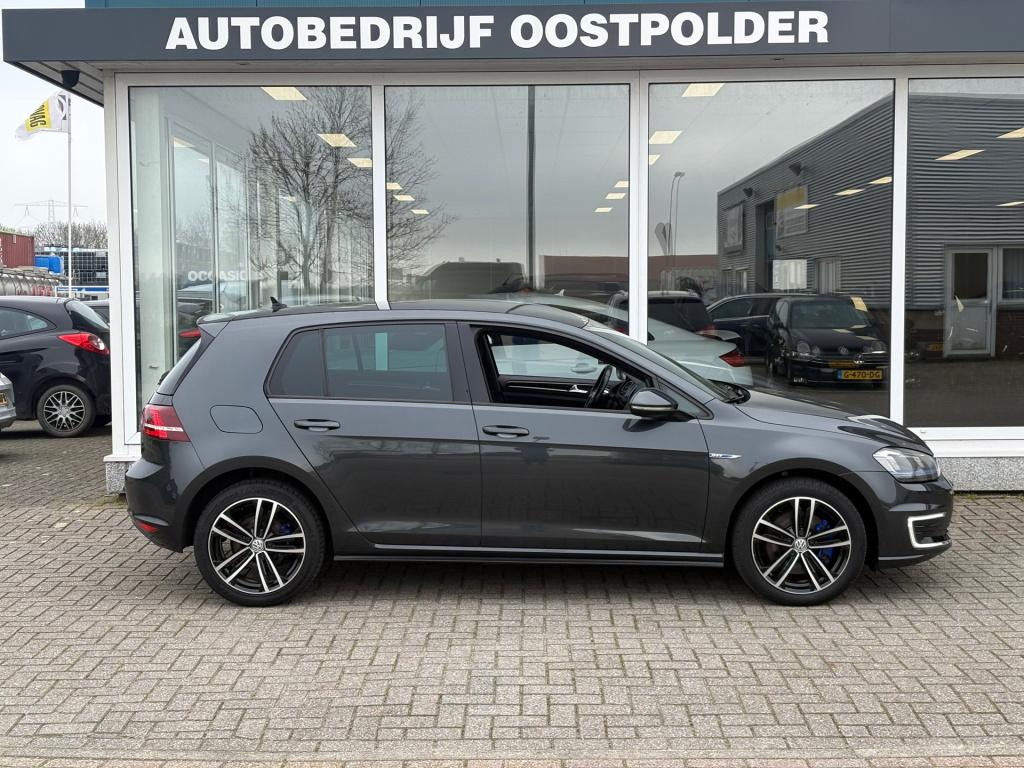 Volkswagen Golf 1.4 tsi gte connected series