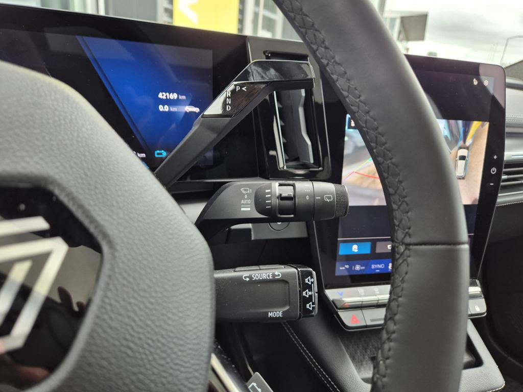 Renault Scenic e-tech ev87 long range iconic solarbay dak, harman kardon au