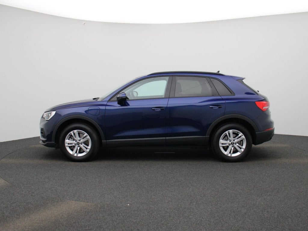 Audi Q3 45 tfsi e s tronic | automaat | lmv | parkeer sensoren | virtual co