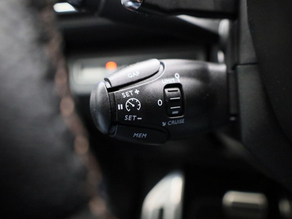 Peugeot 3008 1.6 hybrid gt line | automaat | stoel verwarming | climate con