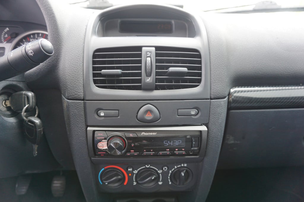 Renault Clio 1.2-16v dynamique airco / elektr. ramen / trekhaak / nap