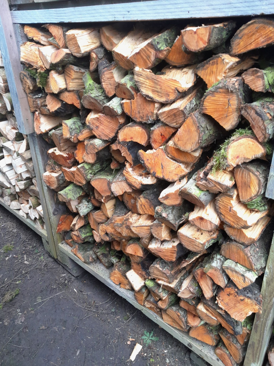 Perenhout NET GEZAAGD.