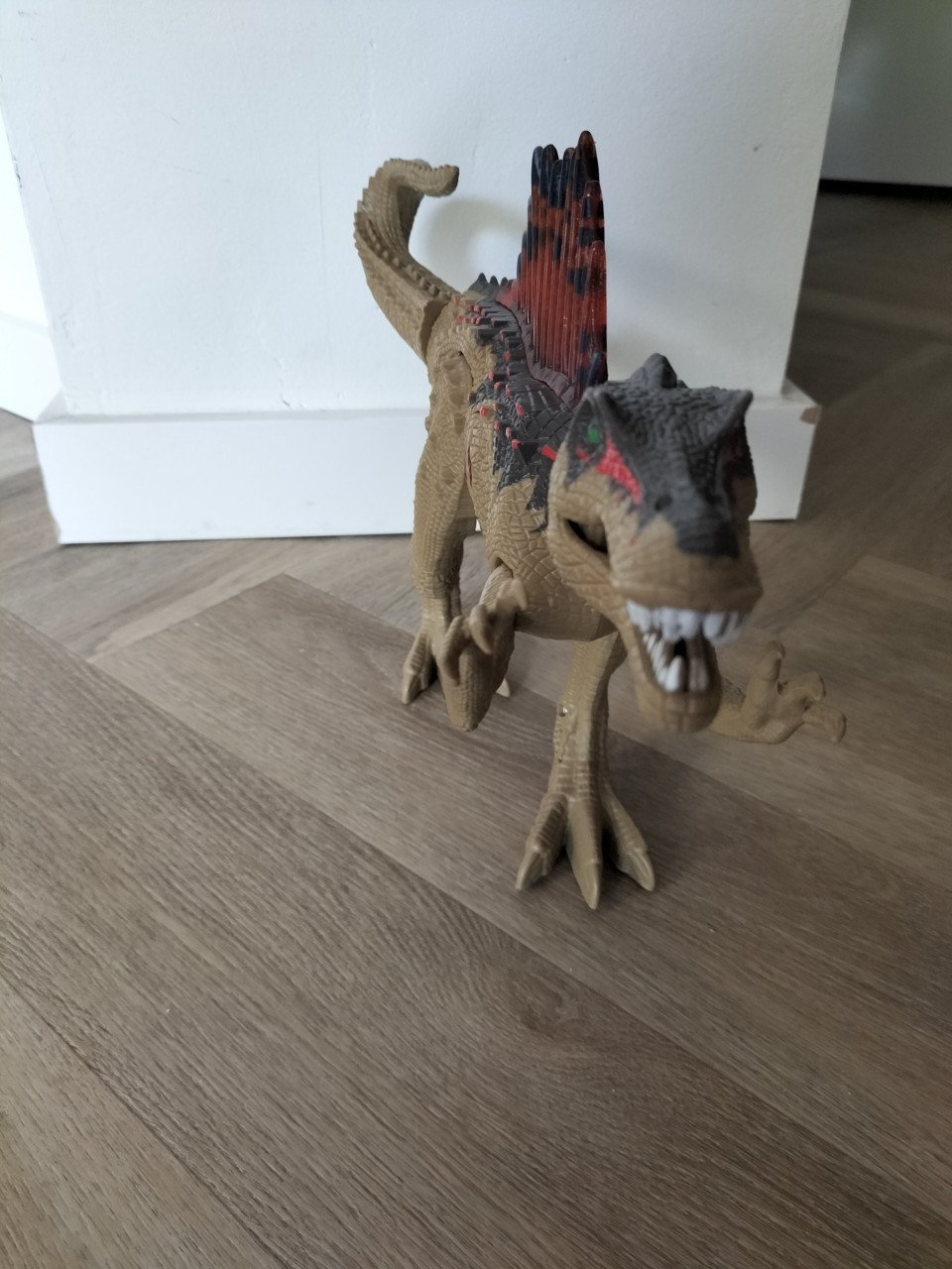 Dinosaurus (spinosaurus) met geluid