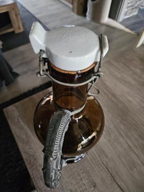 Prachtige grote amberkleurige glazen growler bierfles2 liter