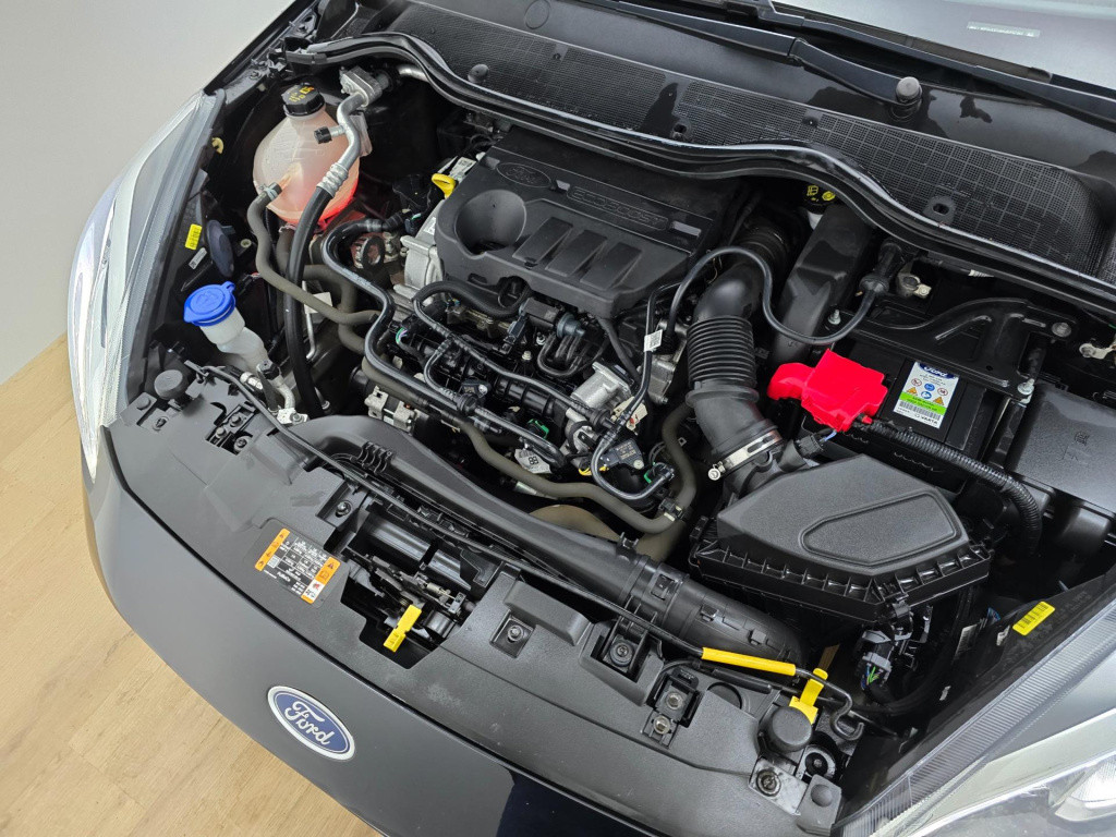 Ford Fiesta occasion 1.0 ecoboost titanium (luxe uitvoering) met carplay en