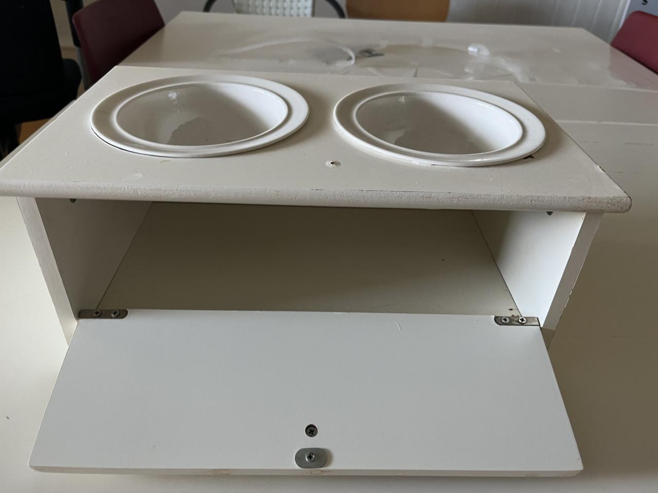 Voerstandaard met lade