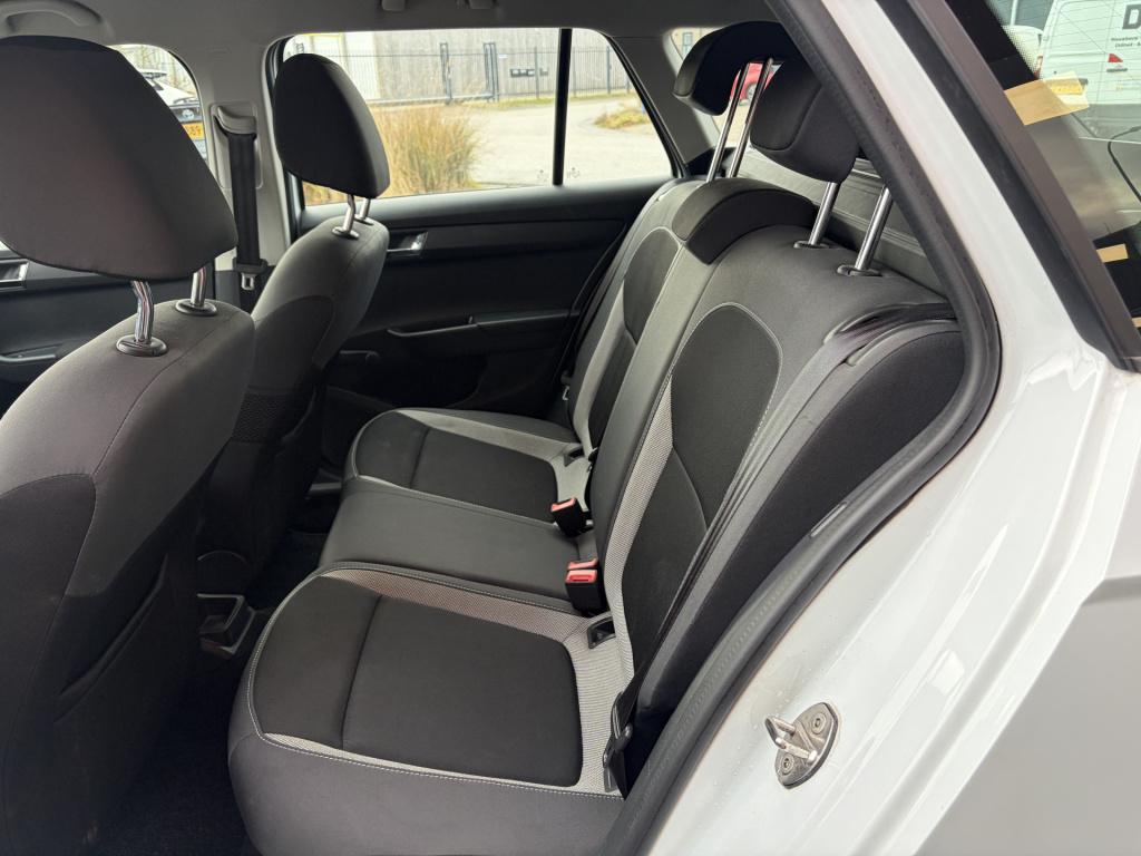 Skoda Fabia combi 1.0 tsi ambition business | navi | trekhaak | airco!