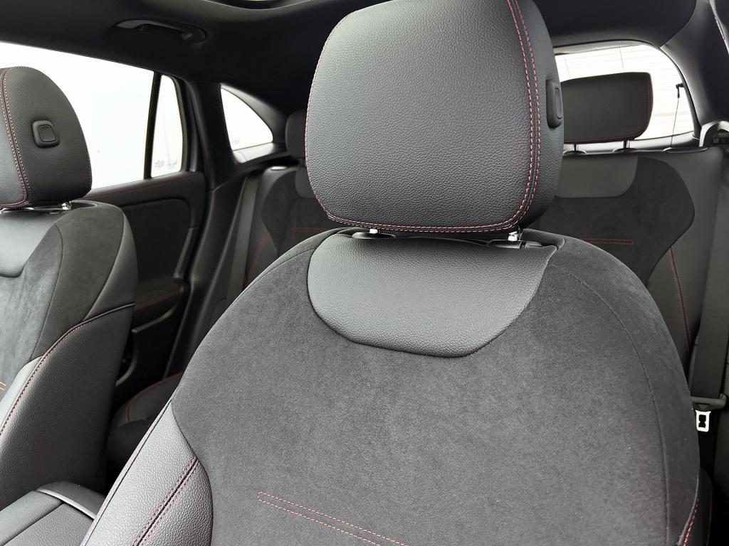 Mercedes-Benz Gla-klasse 250 e amg plug-in hybride amg line | panorama schu