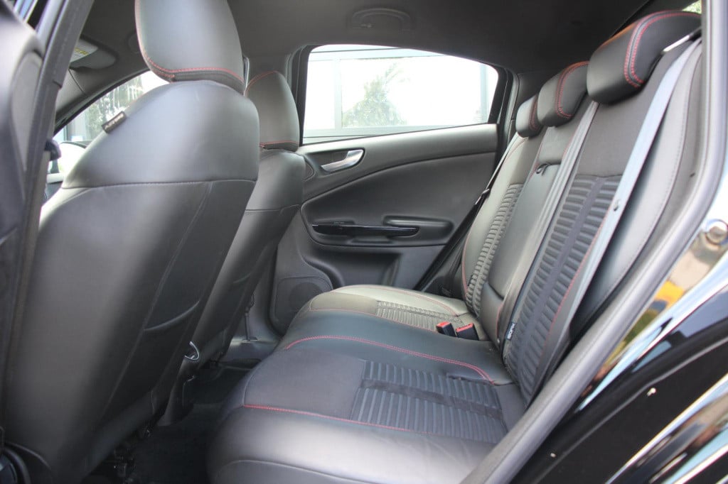 Alfa Romeo Giulietta 1.4 t turbo turismo - leder - cruise - clima - stoel v