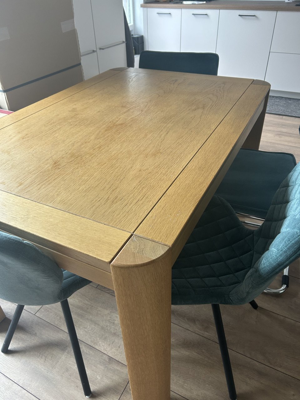 Eettafel met 4 stoelen te koop